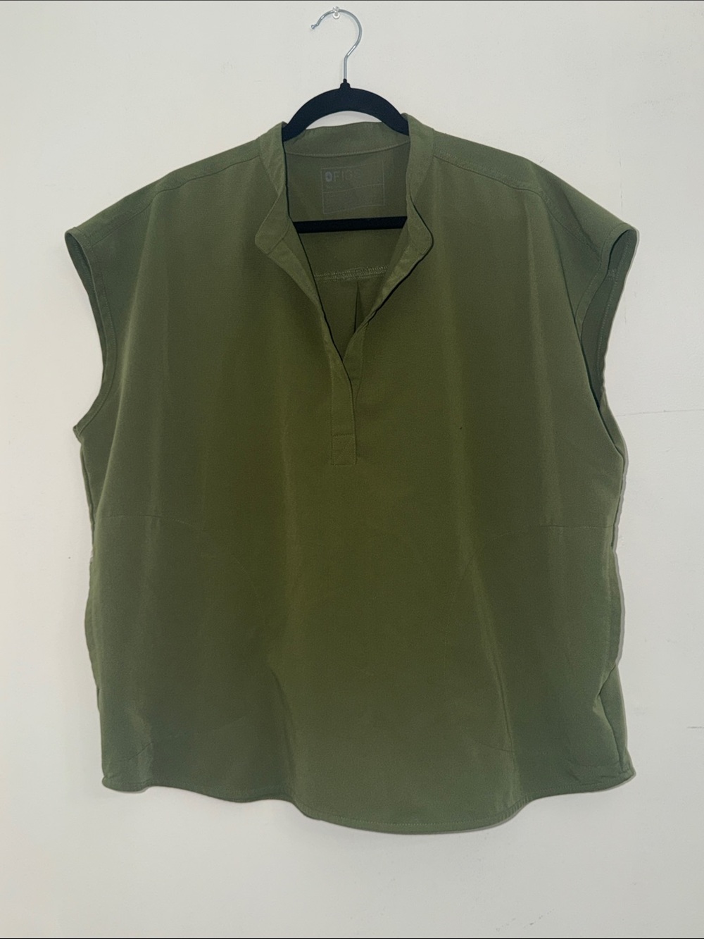 Figs Olive Green Sleeveless Split-Neck Tunic